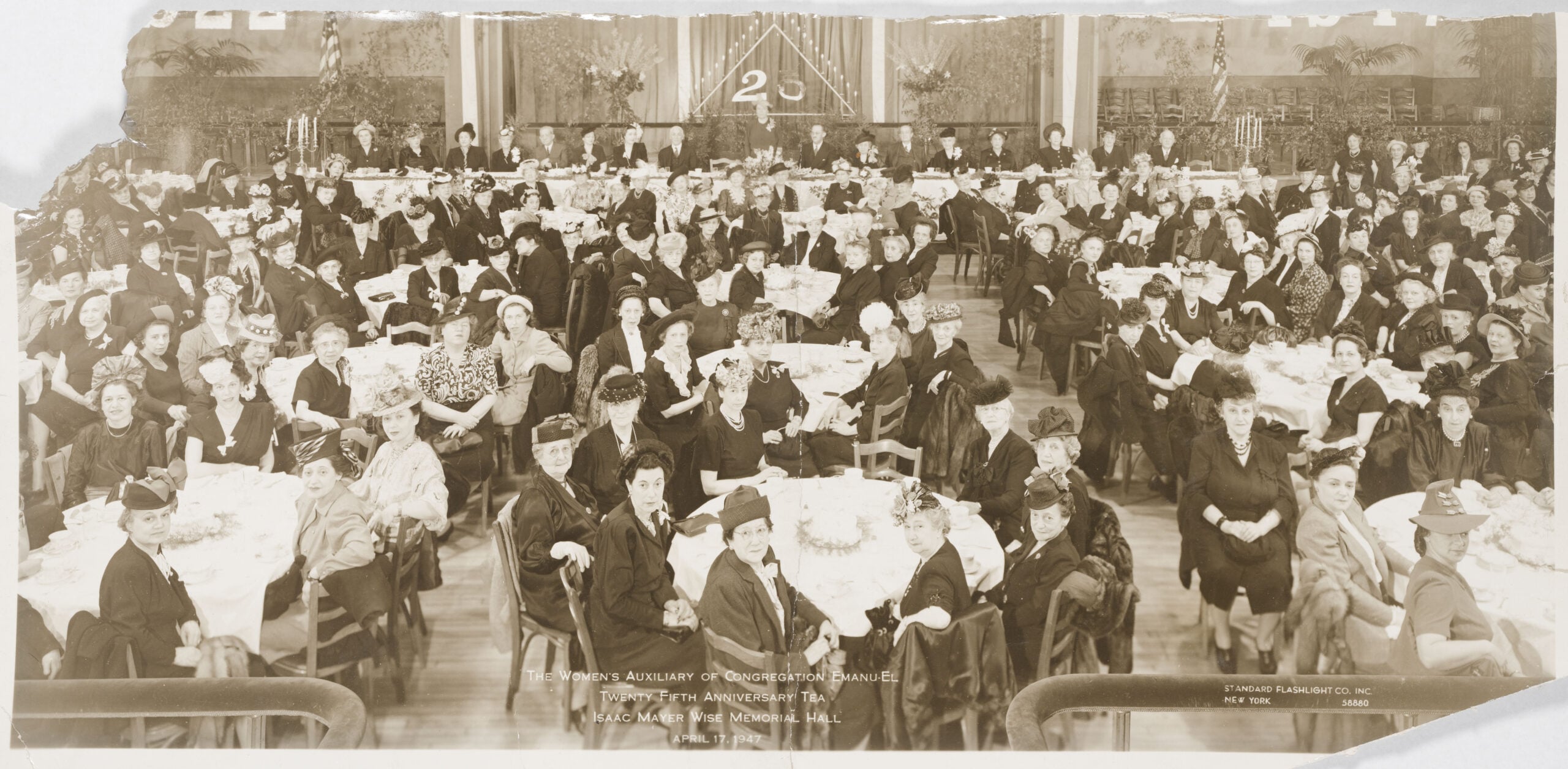 1922